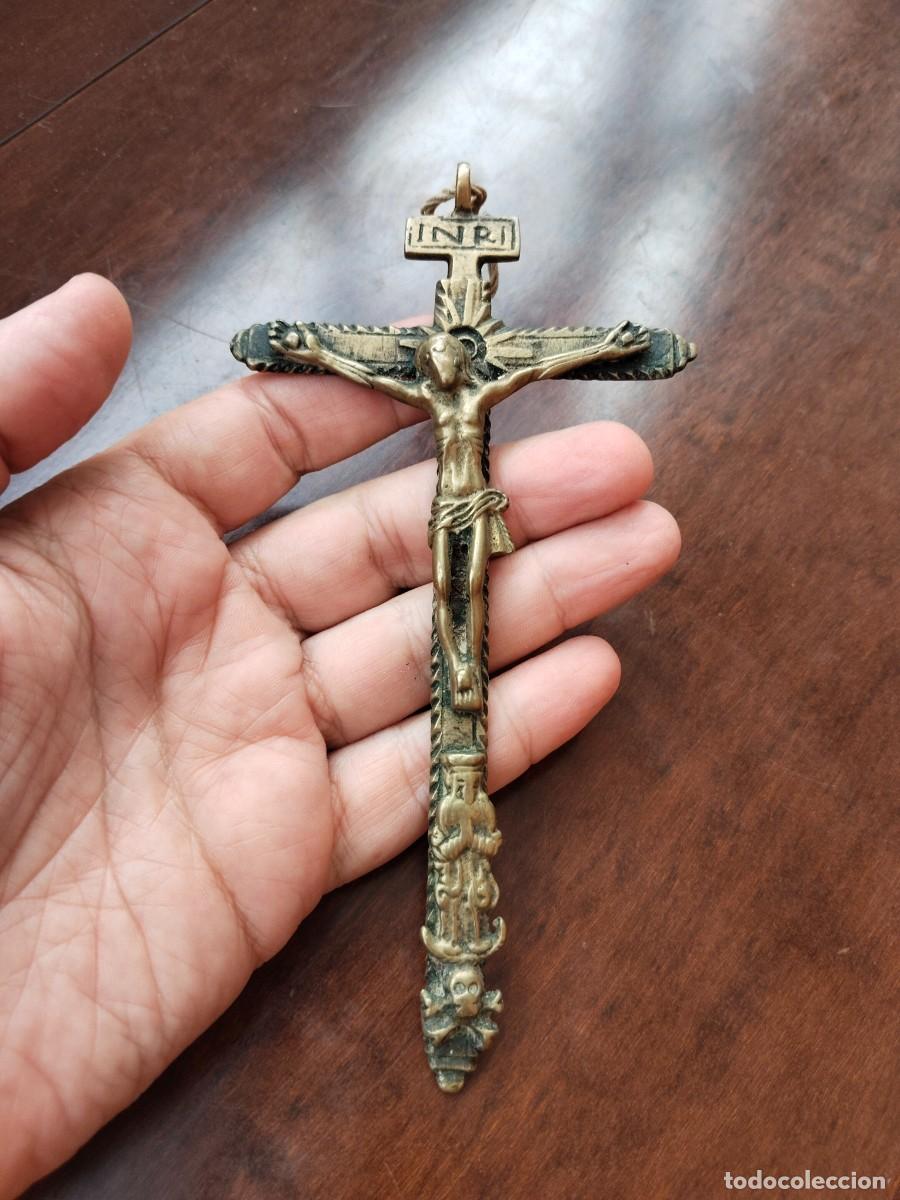 Antig&uuml;edades: Antiguo Crucifijo en Bronce. Ver. - Foto 2