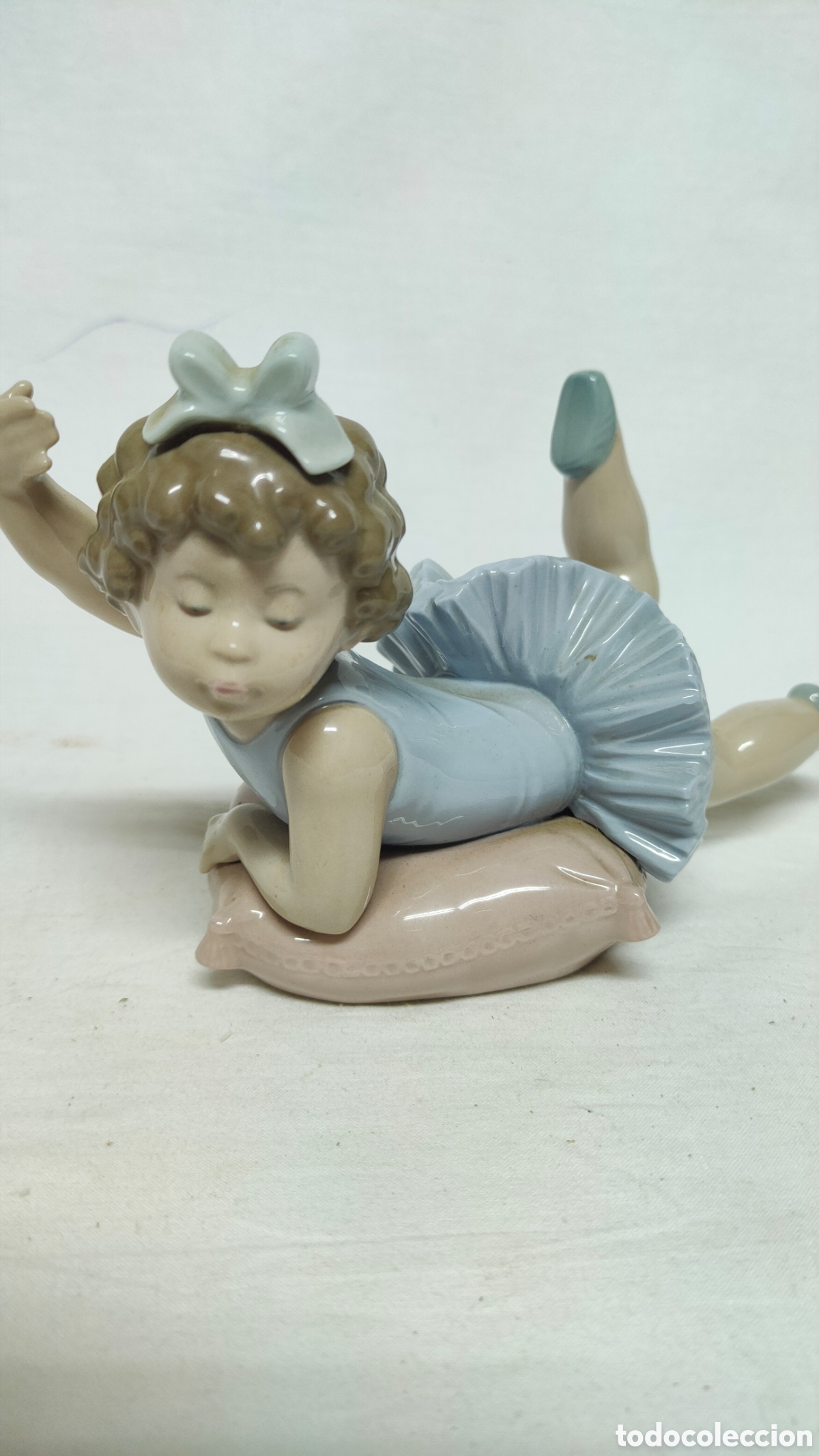 Antig&uuml;edades: FIGURA DE PORCELANA DE LLADRO.TITULO:&rdquo;MINI BALLET ACOSTADO&rdquo;.N:5109.DESCATALOGADA EN 1985