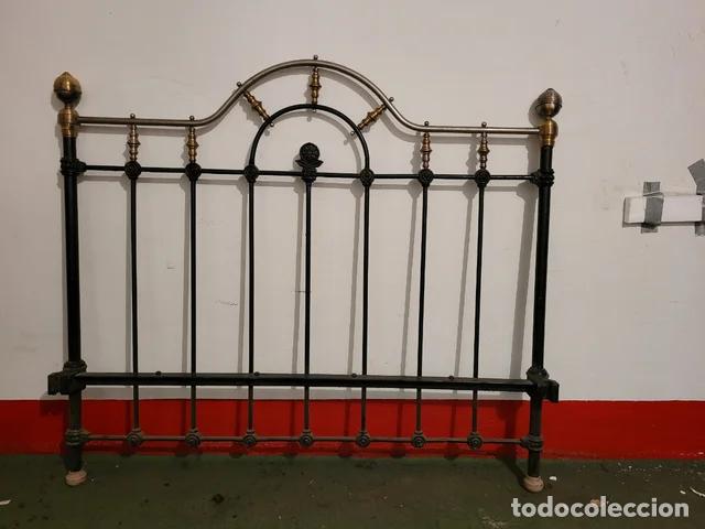 Antig&uuml;edades: CABECERO ANTIGUO DE CAMA - Foto 2