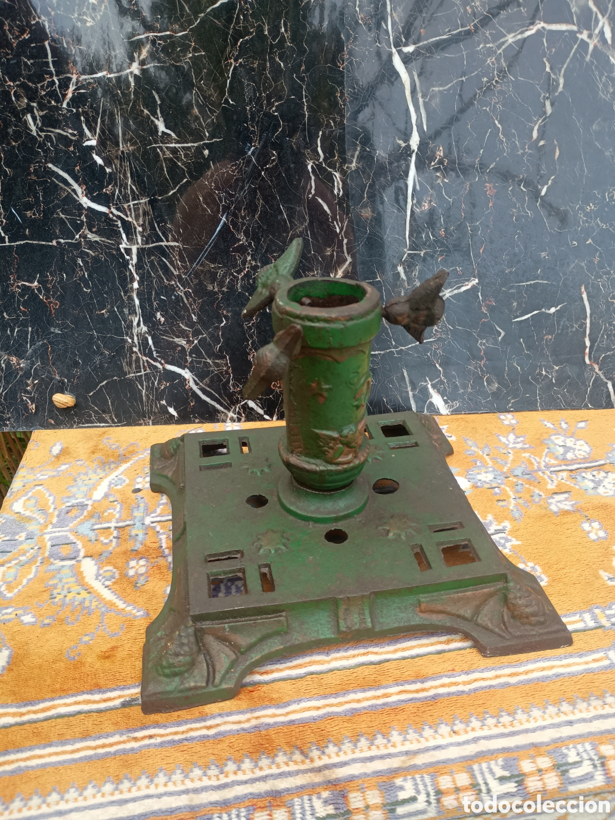 Antig&uuml;edades: Soporte &aacute;rbol de navidad hierro