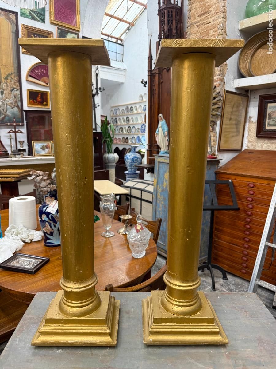 Antig&uuml;edades: ANTIGUA PAREJA DE COLUMNAS PEDESTAL DE MADERA - MEDIDA 87 CM Y 20X20 CM DE BASE - RELIGIOSO