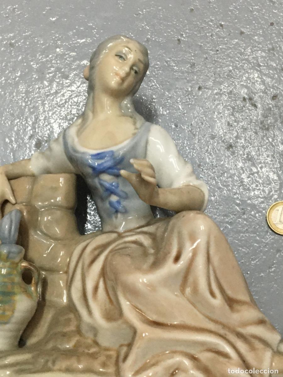 Antig&uuml;edades: Figura porcelana tengra mujer
