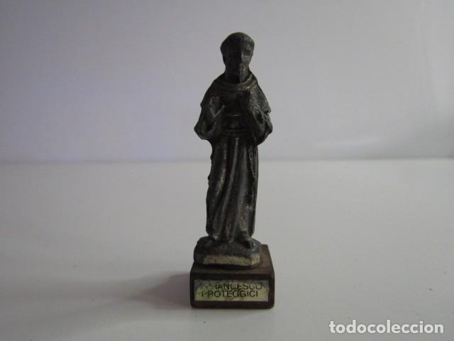 Antig&uuml;edades: PRECIOSA FIGURITA METALICA ANTIGUA SAN FRANCISCO PROTEGICCI