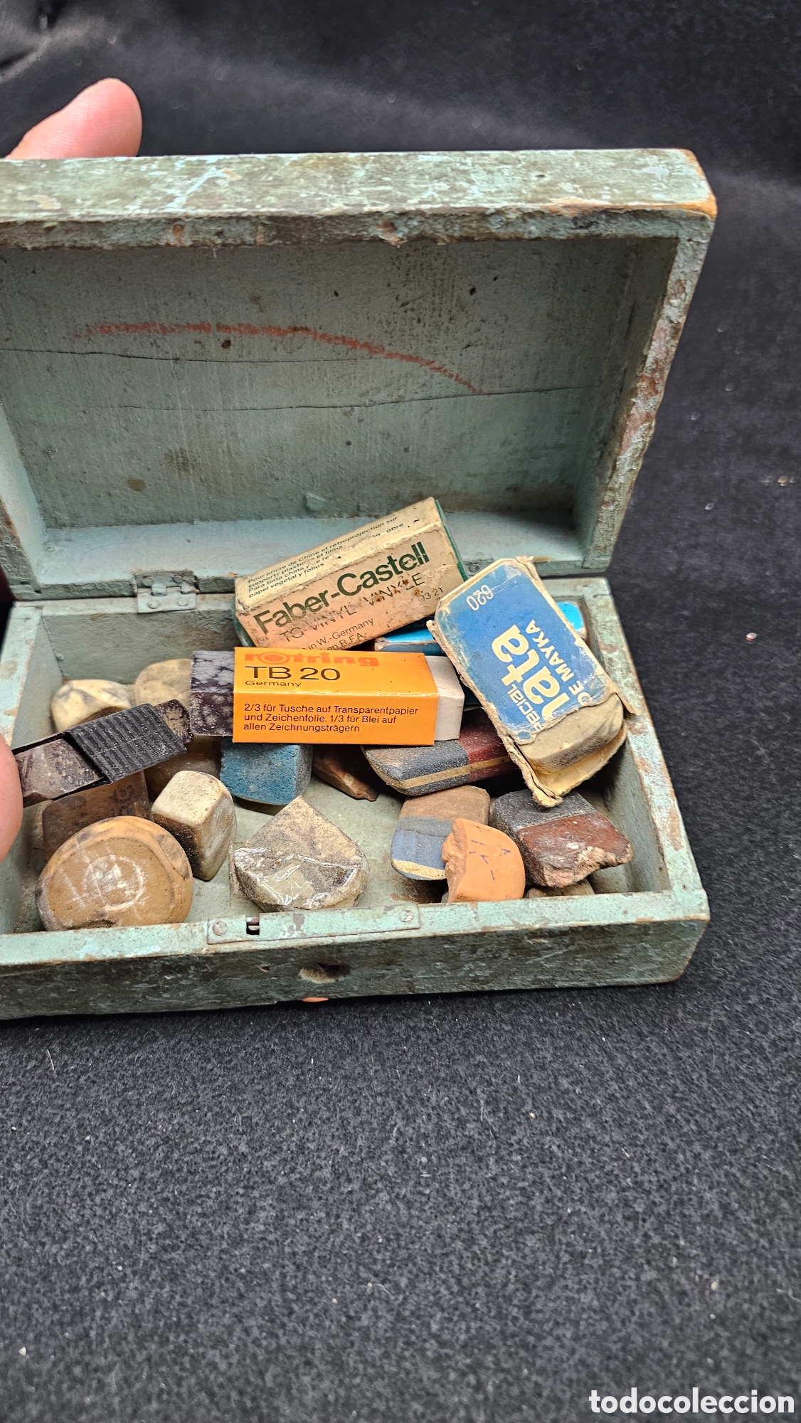 Antig&uuml;edades: Antiguo estuche de madera con gomas varias.... - Foto 7