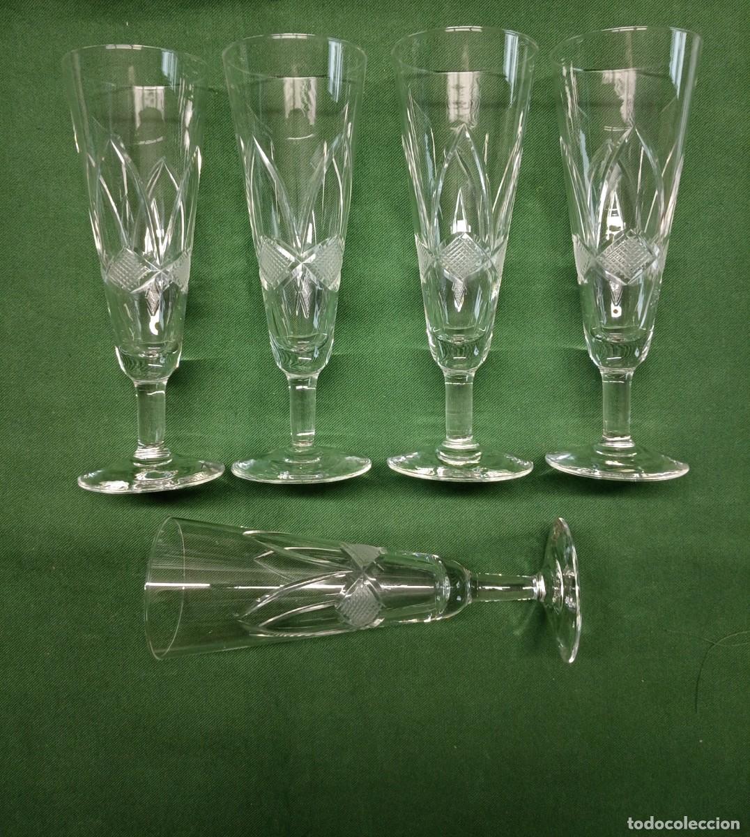 Antig&uuml;edades: Cinco copas champ&aacute;n. Art Dec&oacute;. Cristal tallado.