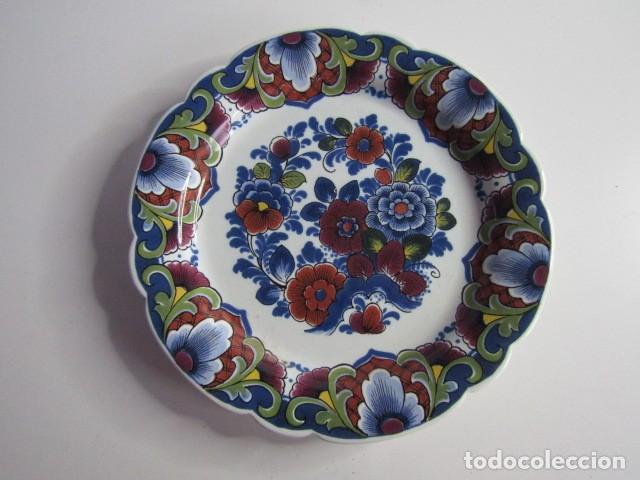 Antiquit&auml;ten: PRECIOSO Plato de pared de Delft 16 cm, cer&aacute;mica holandesa Oud Delft firmada y pintada a mano