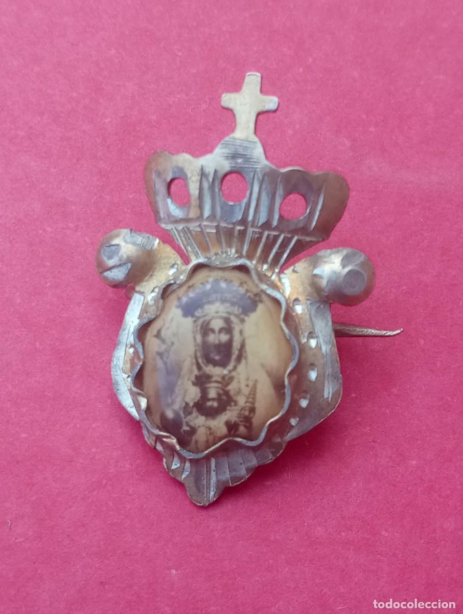 Antig&uuml;edades: Insignia Escapulario Medalla Antigua Virgen de Montserrat. Plata.