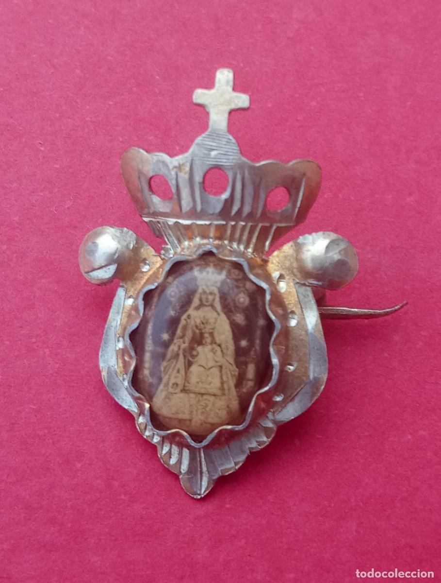 Antig&uuml;edades: Insignia Escapulario Medalla Antigua Virgen de la Merced. Barcelona. Plata.