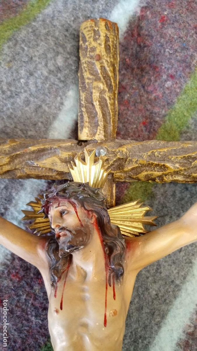 Antig&uuml;edades: Crucifijo de Olot. Medida 60 cm