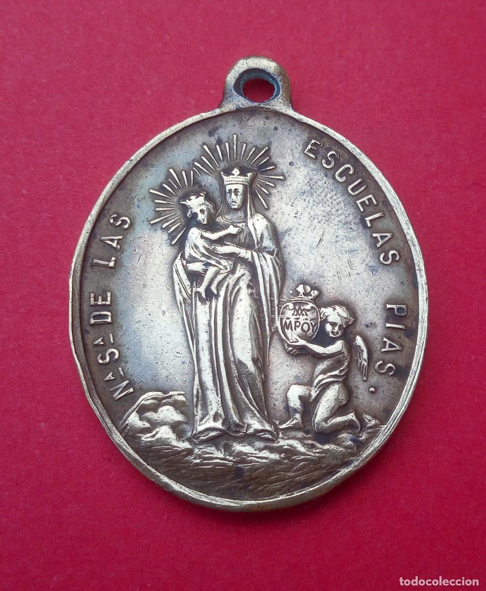 Antig&uuml;edades: Medalla Antigua Virgen Escuelas P&iacute;as y San Jos&eacute; de Calazans.