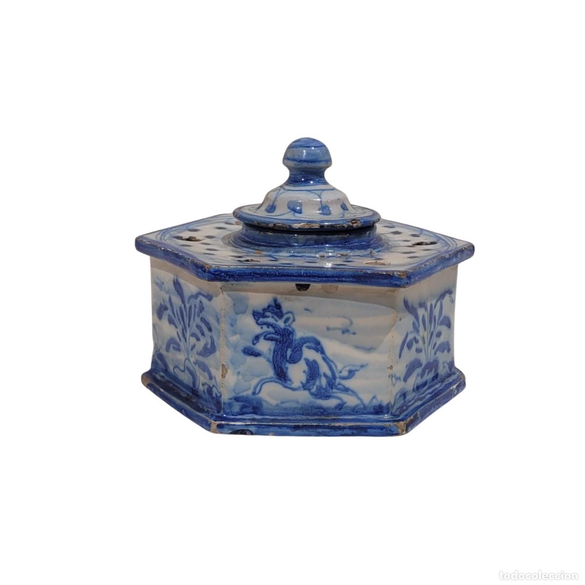 Antig&uuml;edades: Tintero firmado Ruiz de Luna, Cer&aacute;mica de Talavera de la Reina, hacia 1900 &ndash; Toledo, Espa&ntilde;a