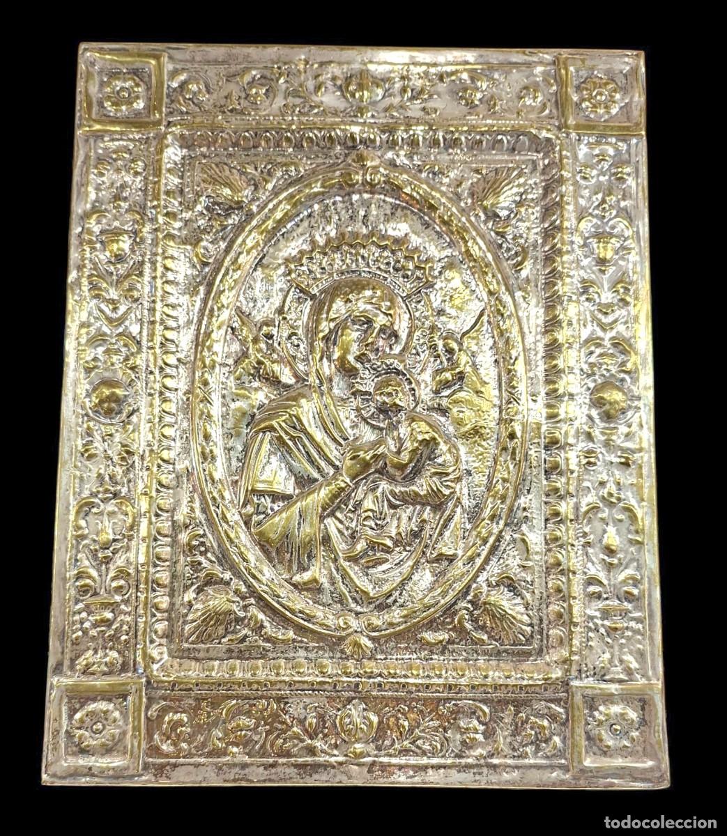 Antig&uuml;edades: Icono religioso de la Virgen con el ni&ntilde;o en metal repujado