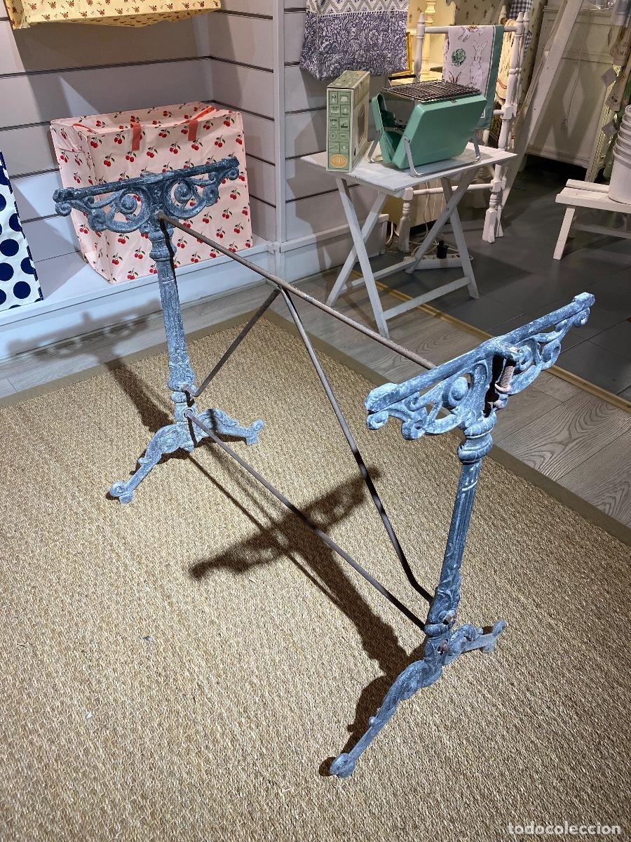 Antig&uuml;edades: Base de mesa de hierro fundido estilo victoriano