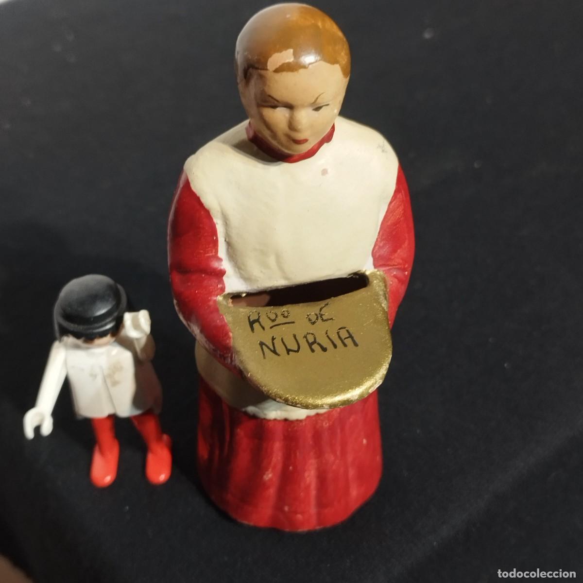 Antig&uuml;edades: UNICA HUCHA FIGURA DE MONAGUILLO DE BARRO / TERRACOTA - RECUERDO SANTUARIO VIRGEN DE NURIA -