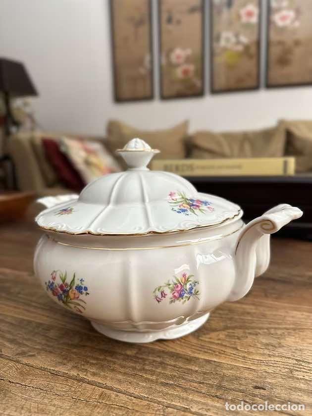 Antig&uuml;edades: Sopera antigua porcelana