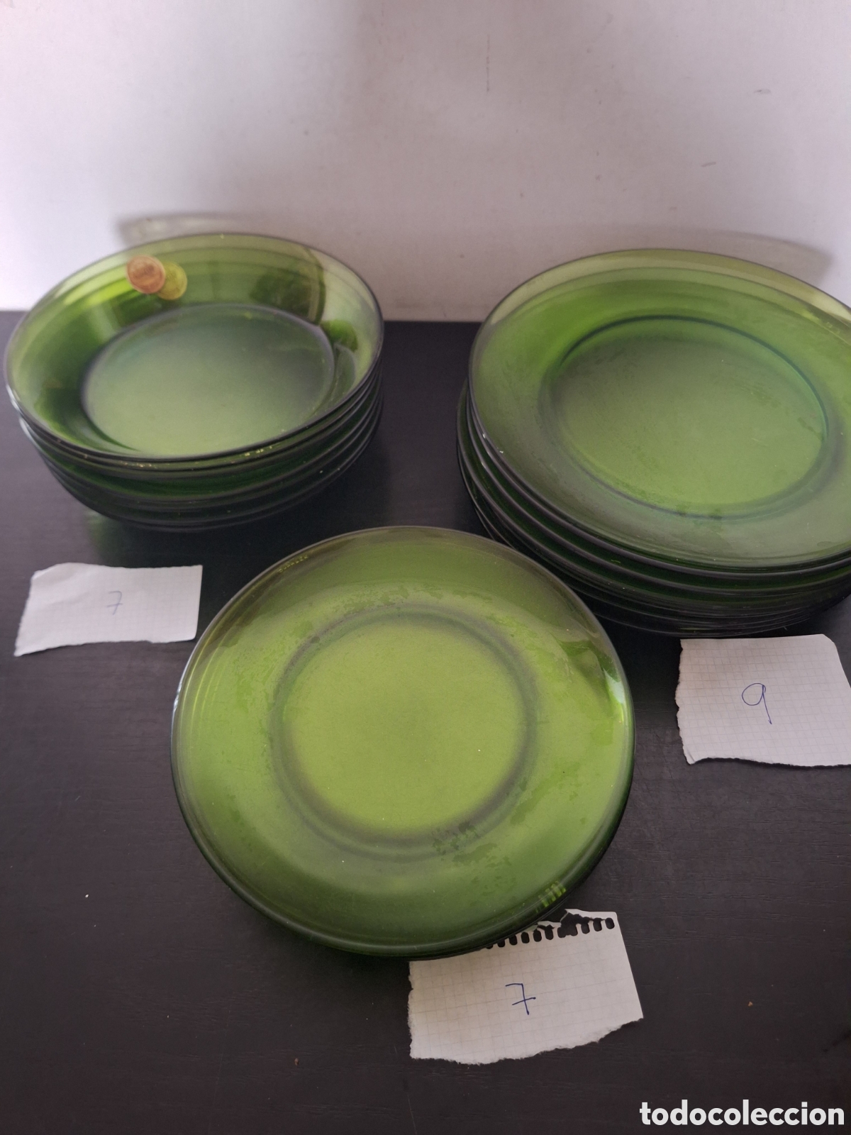 Antig&uuml;edades: Conjunto de platos verdes duralex 23unidades