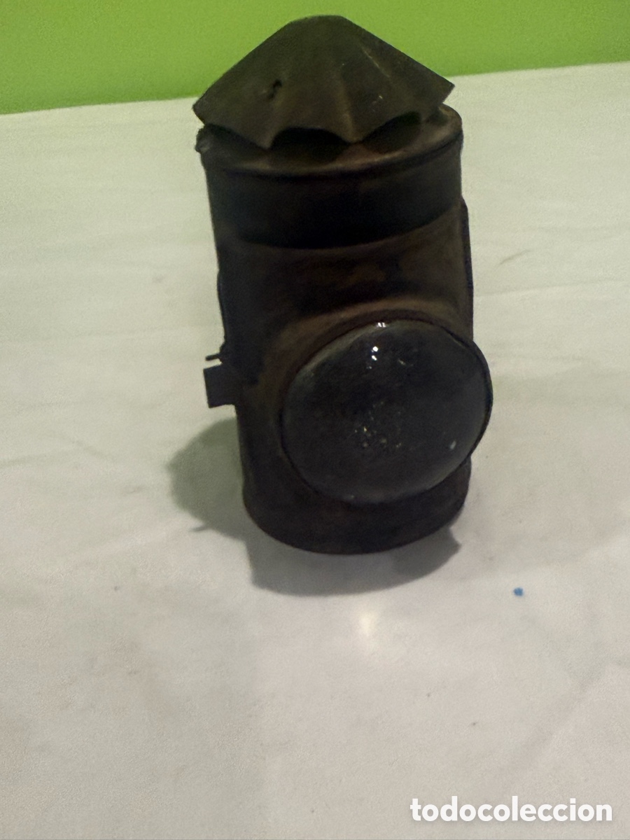 Antig&uuml;edades: Antigua linterna policial &ldquo;Bull&rsquo;s Eye&rdquo; de chapa &ndash; primera mitad del siglo XIX