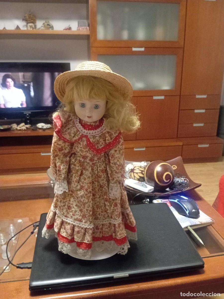 Antig&uuml;edades: mu&ntilde;eca de porcelana. - Foto 2