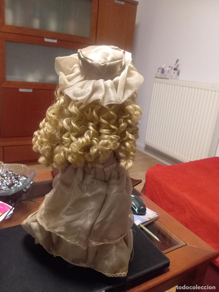 Antig&uuml;edades: mu&ntilde;eca de porcelana. - Foto 2