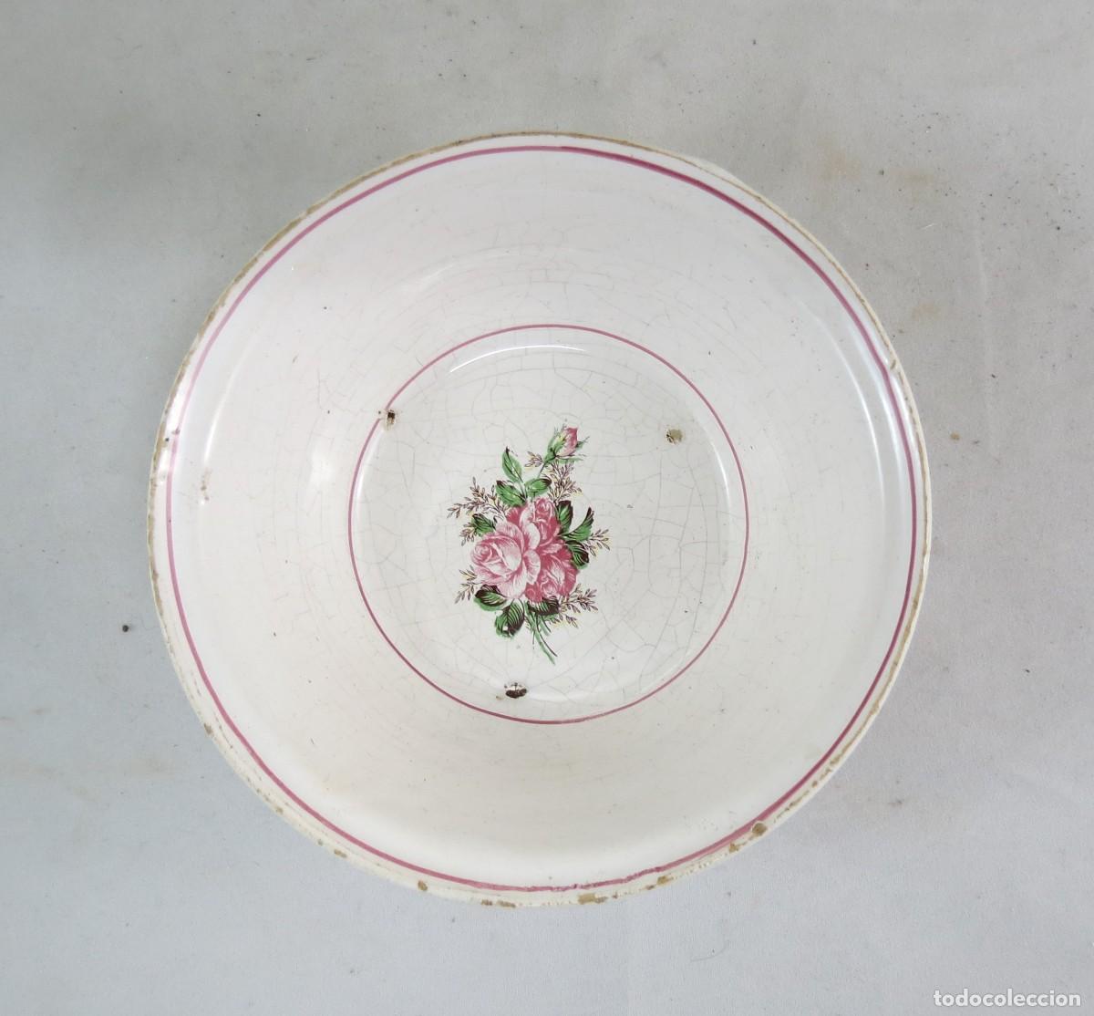 Antig&uuml;edades: Bacia Tijela Faian&ccedil;a decorada com flores n&ordm;2; Altura &ndash; 6cm; Di&acirc;metro - 20cm;