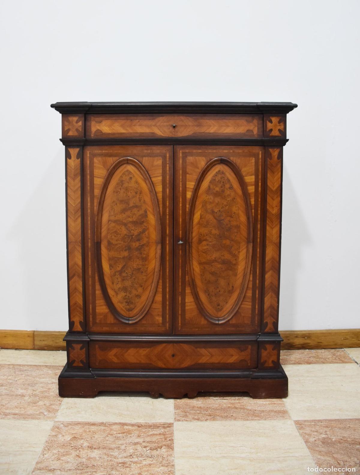 Antig&uuml;edades: Mueble entredos nogal con marqueteria