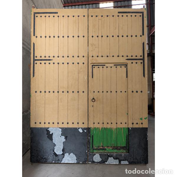 Antig&uuml;edades: Gran porton antiguo de madera 2 hojas