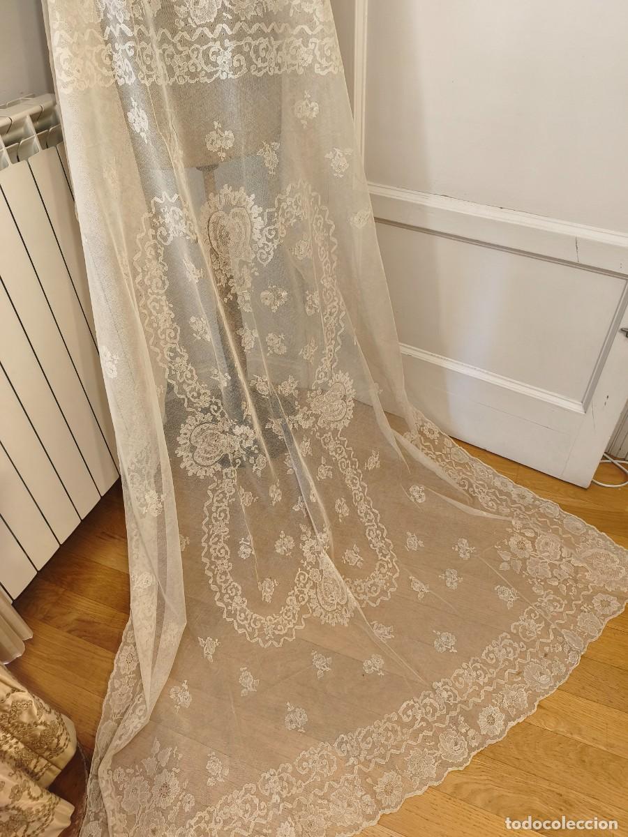 Antig&uuml;edades: COLCHA IDEAL MANTILLA-VELO DE ENCAJE SOBRE TUL MANUAL ESTILO GRANADINO