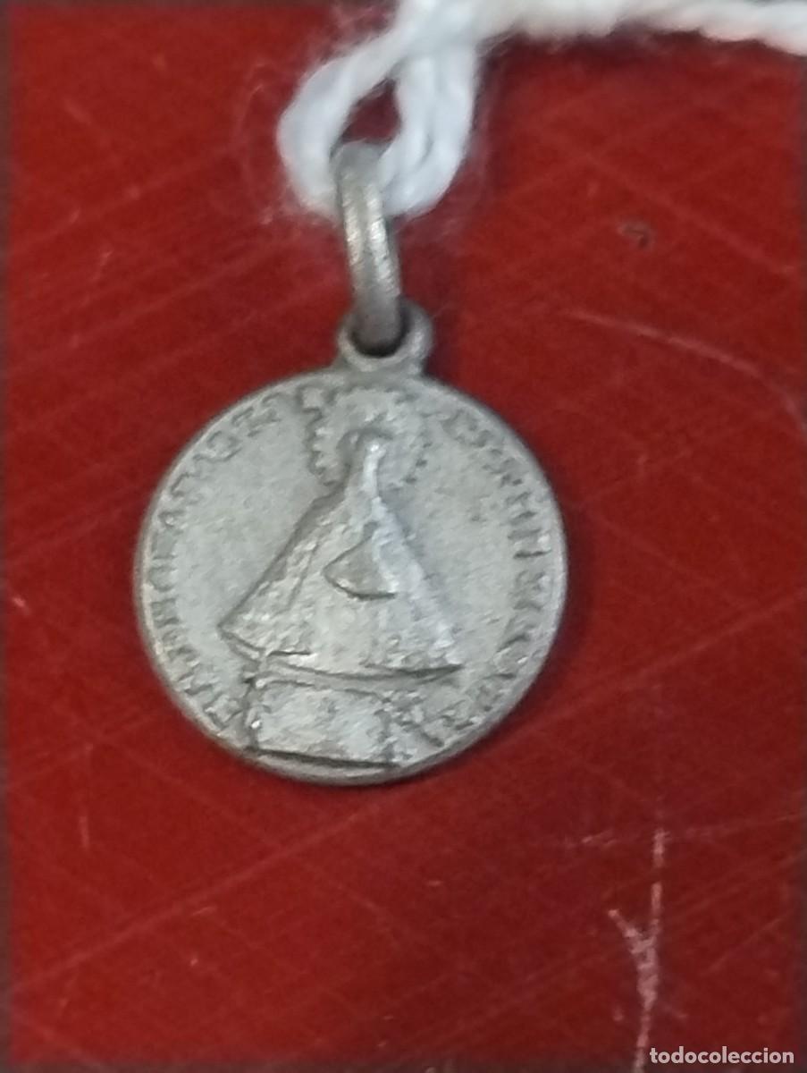 Antig&uuml;edades: Bonita medallita de Nuestra Se&ntilde;ora de Guadalupe. 1 cm de di&aacute;metro.