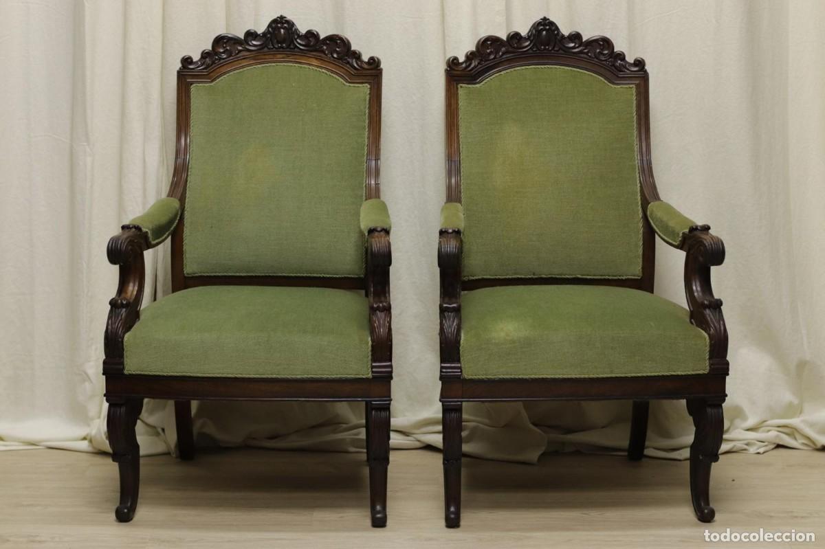 Antig&uuml;edades: Pareja de butacas de madera de nogal