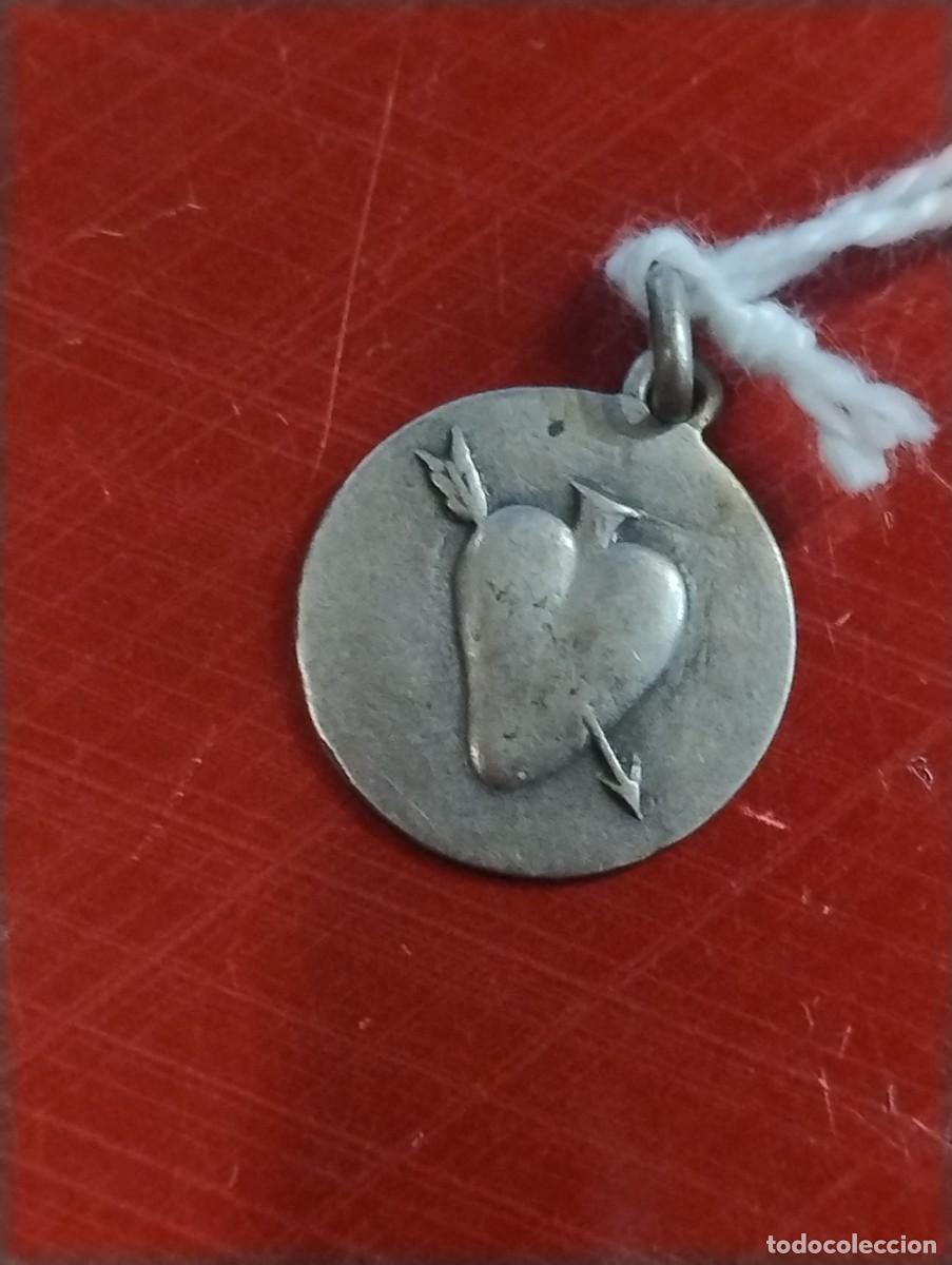 Antig&uuml;edades: Curiosa medalla de las Hijas de Santa Teresa de Jes&uacute;s . 1,50 cm de di&aacute;metro