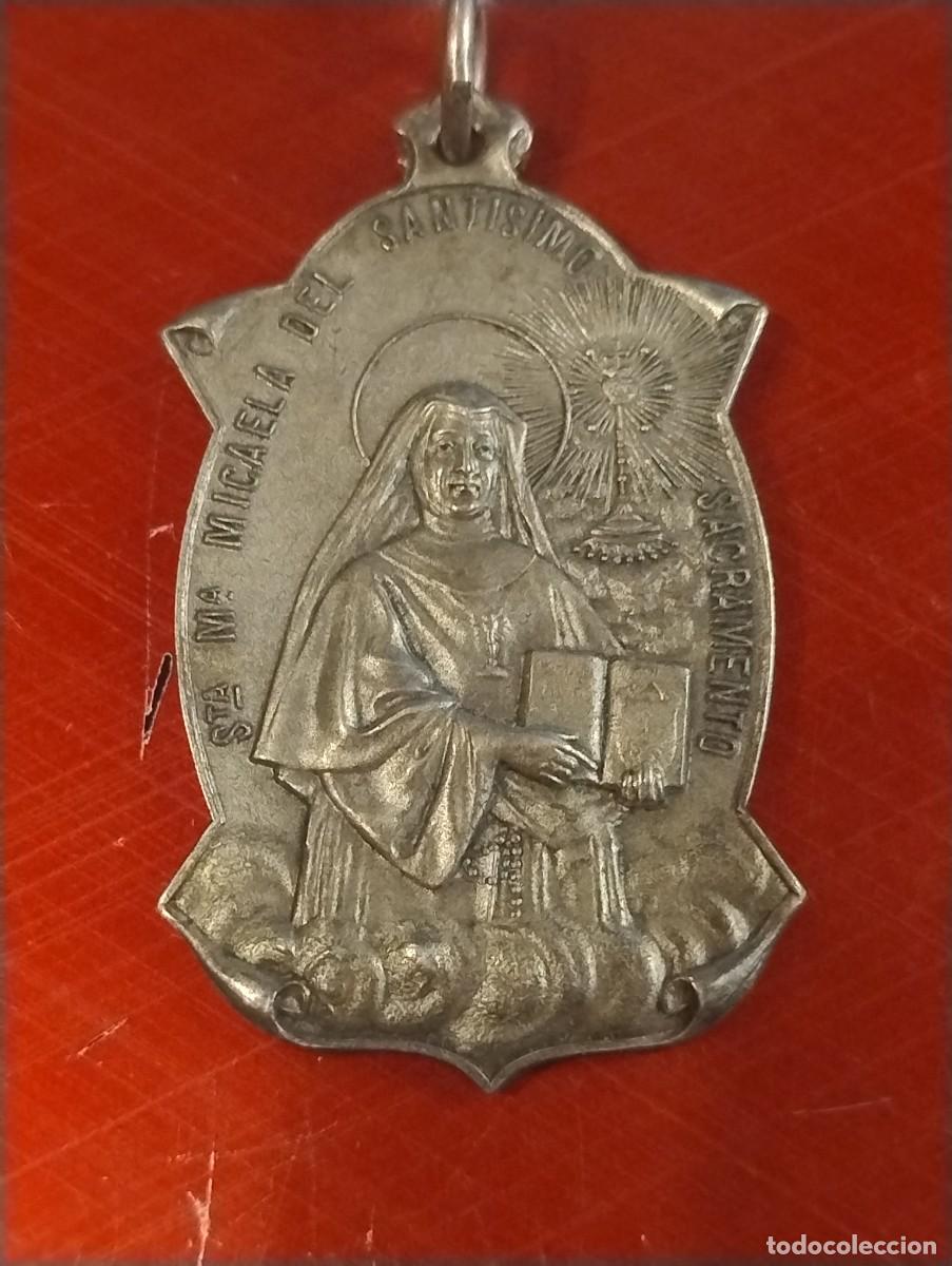 Antig&uuml;edades: Curiosa medalla de Santa Mar&iacute;a Micaela del Sant&iacute;simo Sacramento. Unos 4 x 3 cm