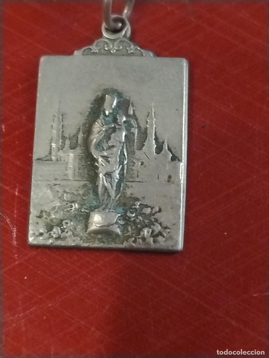 Antig&uuml;edades: Antigua medalla de la Virgen del Pilar. 2 x 1,50 cm