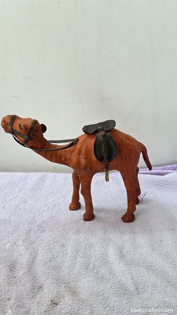 Antig&uuml;edades: camello hecho de cuero - Foto 1