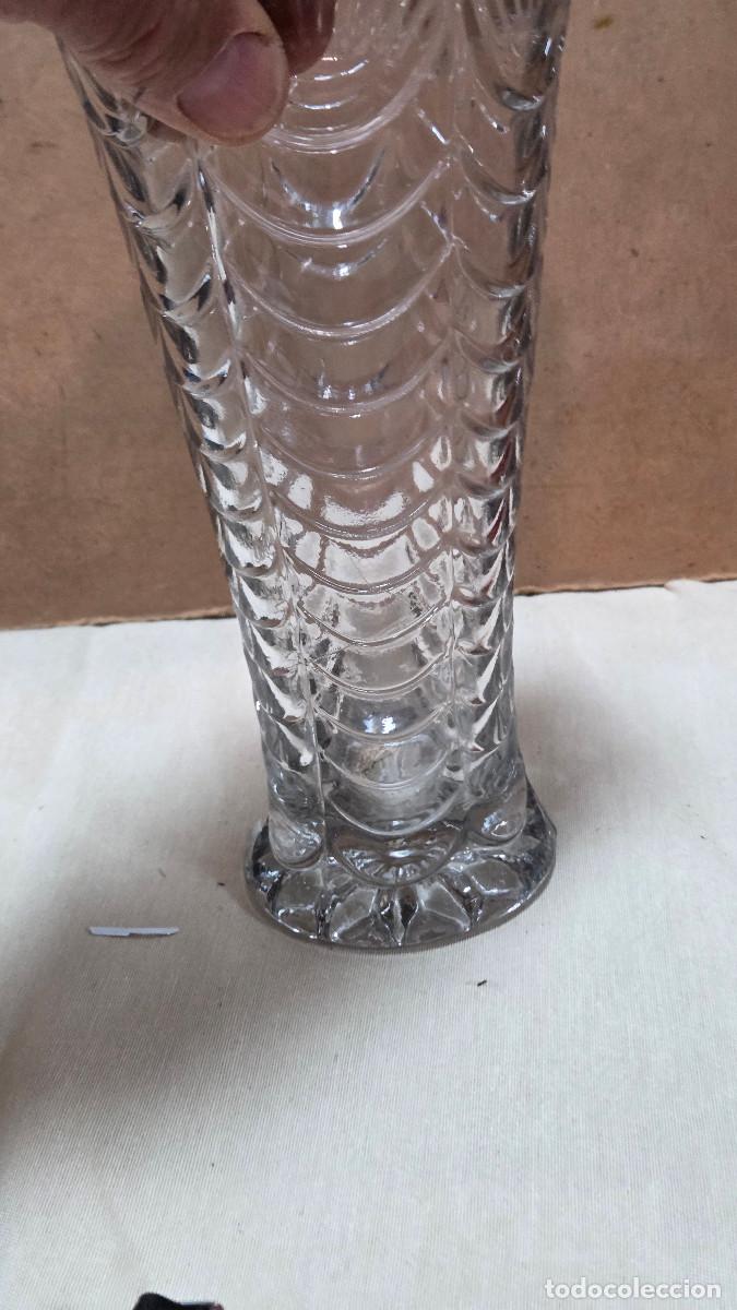 Antig&uuml;edades: jarron de cristal antiguo - Foto 3
