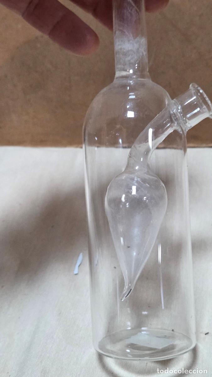 Antig&uuml;edades: botel&ntilde;la de cristal de laboratorio - Foto 3