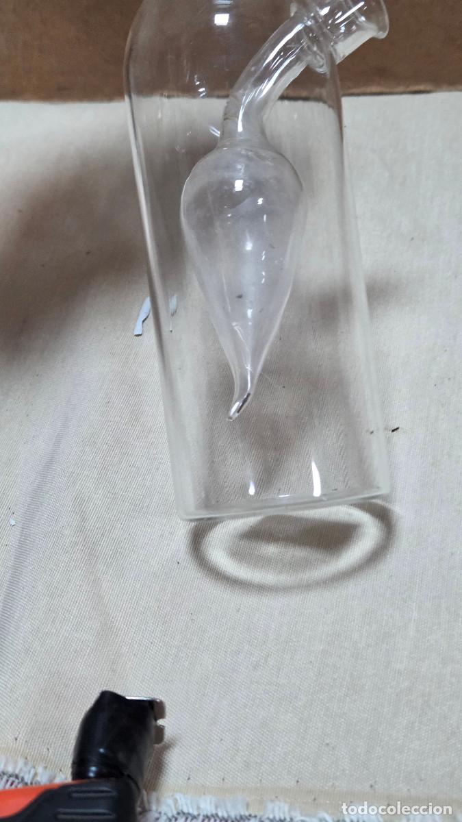 Antig&uuml;edades: botel&ntilde;la de cristal de laboratorio - Foto 4