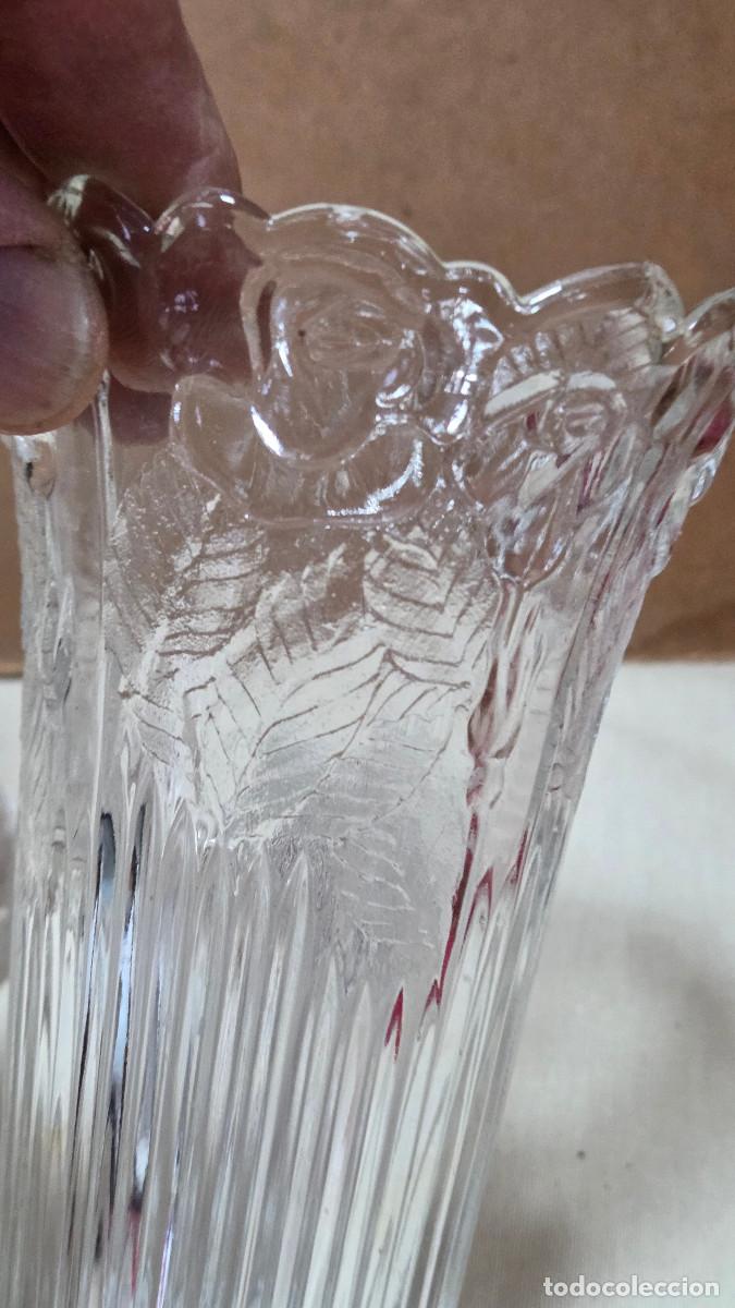 Antig&uuml;edades: jarron de cristal transparente - Foto 3