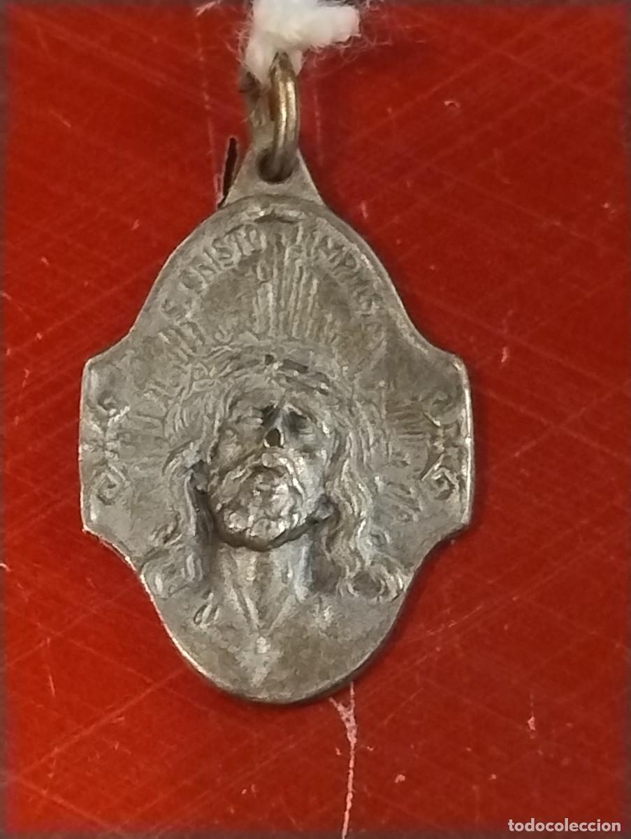 Antig&uuml;edades: Antigua medalla del Santo Cristo de Limpias. 2,50 x 1,50 cm