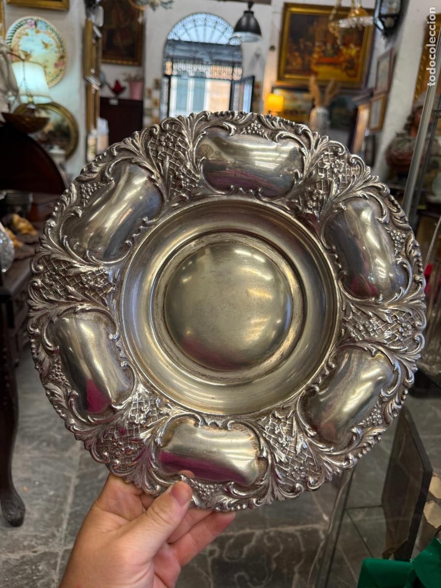 Antig&uuml;edades: PLATO DE ALPACA CON BA&Ntilde;O DE PLATA IDEAL PARA ACTO RELIGIOSO - MEDIDA 30 CM