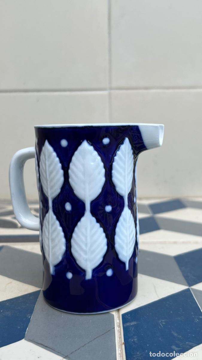 Antiguidades: Lechera o Castro Galicia porcelana lechera hojas fondo azul 11cms