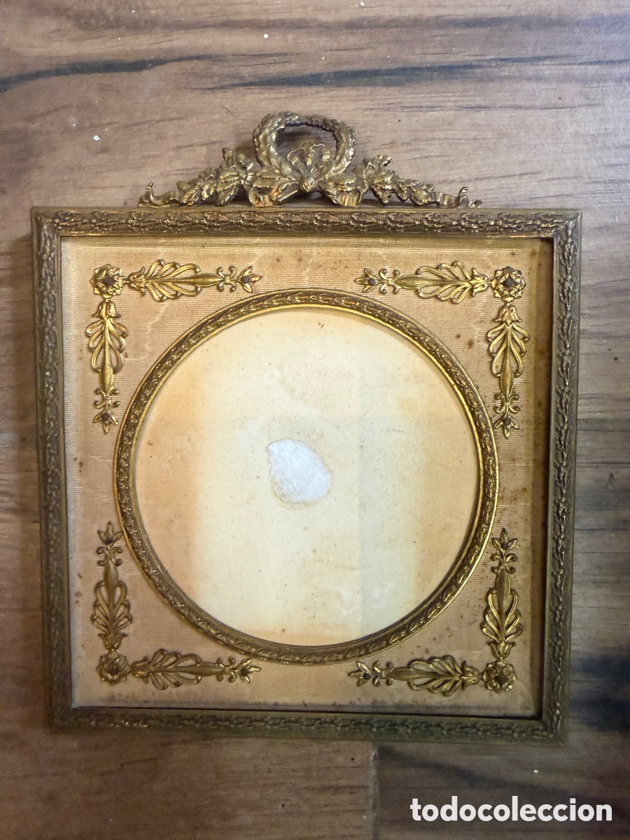 Antig&uuml;edades: Marco dorado franc&eacute;s estilo Luis XVI / Napole&oacute;n III
