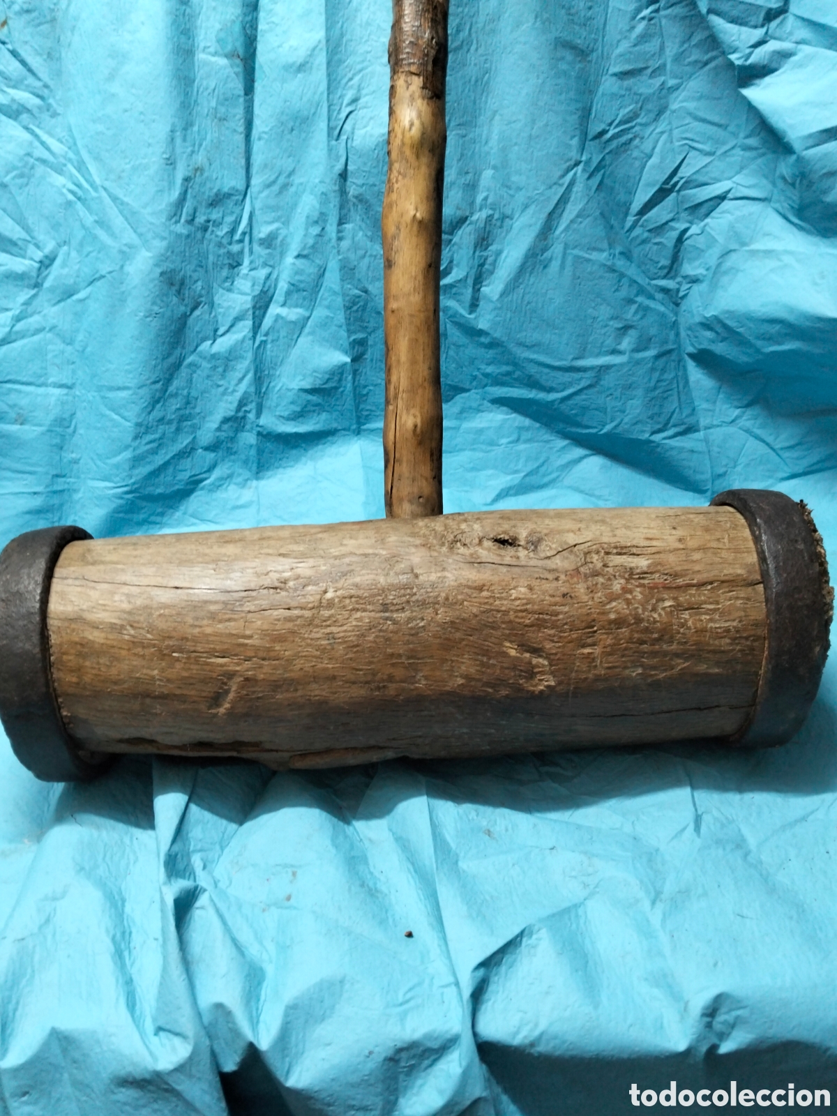 Antig&uuml;edades: ANTIGUA MAZA DE MADERA E HIERRO