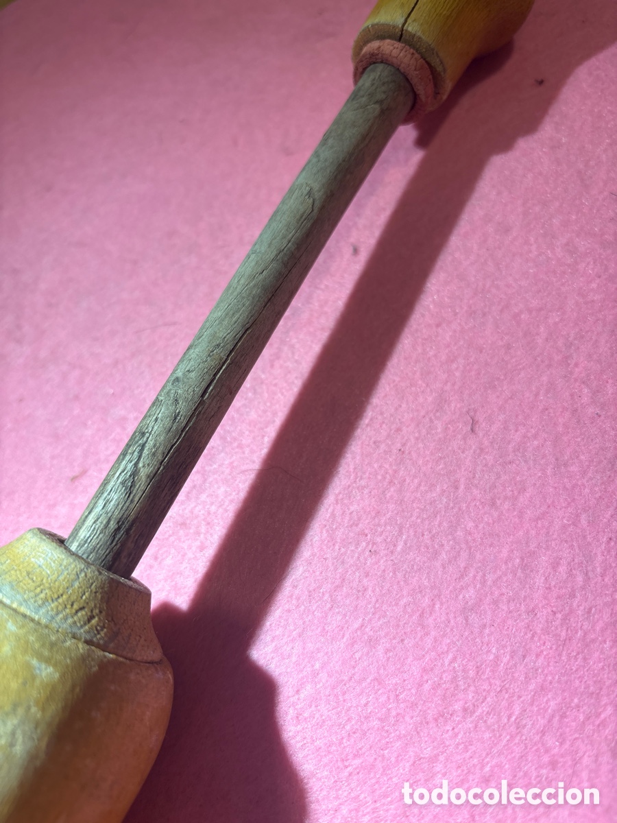 Antig&uuml;edades: Antigua encorchadora de madera (A23) - Foto 4