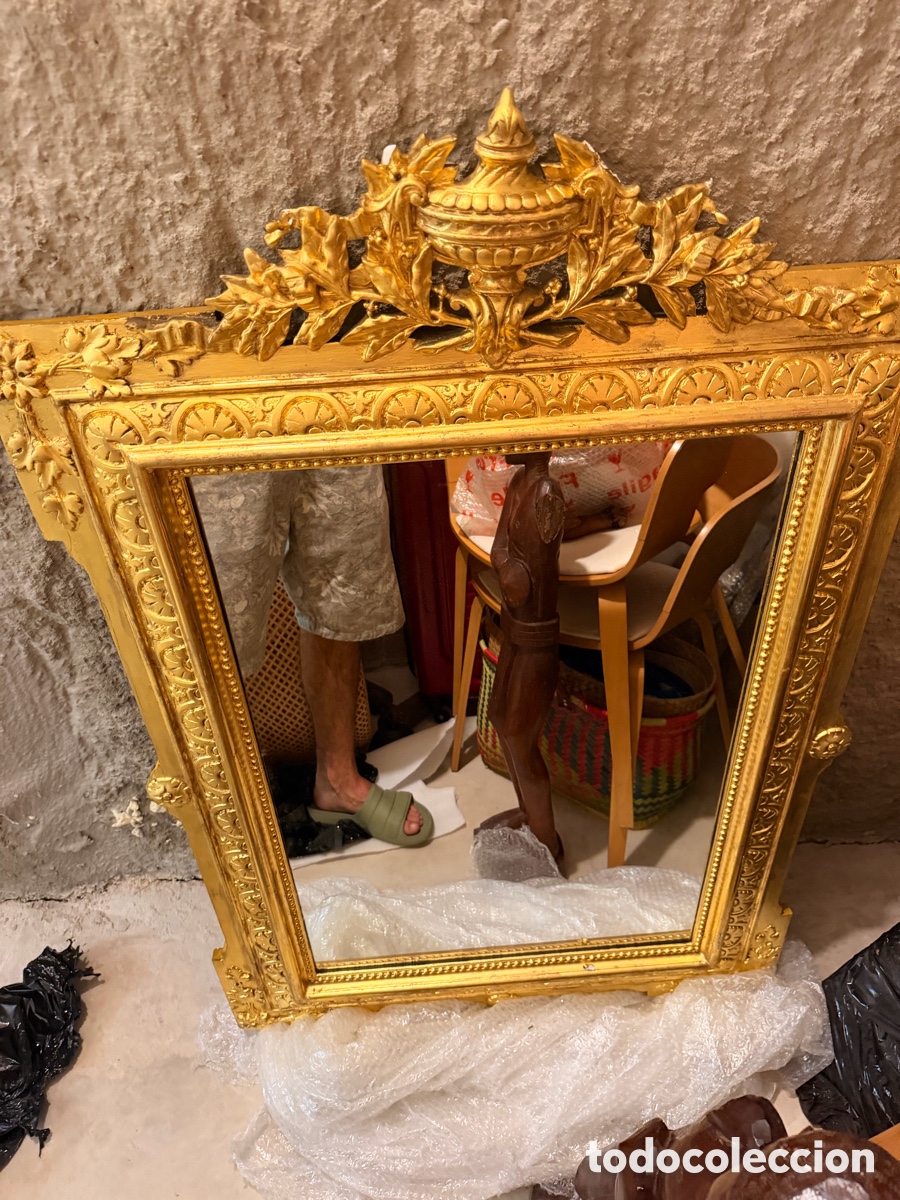 Antig&uuml;edades: Espejo franc&eacute;s dorado al agua.