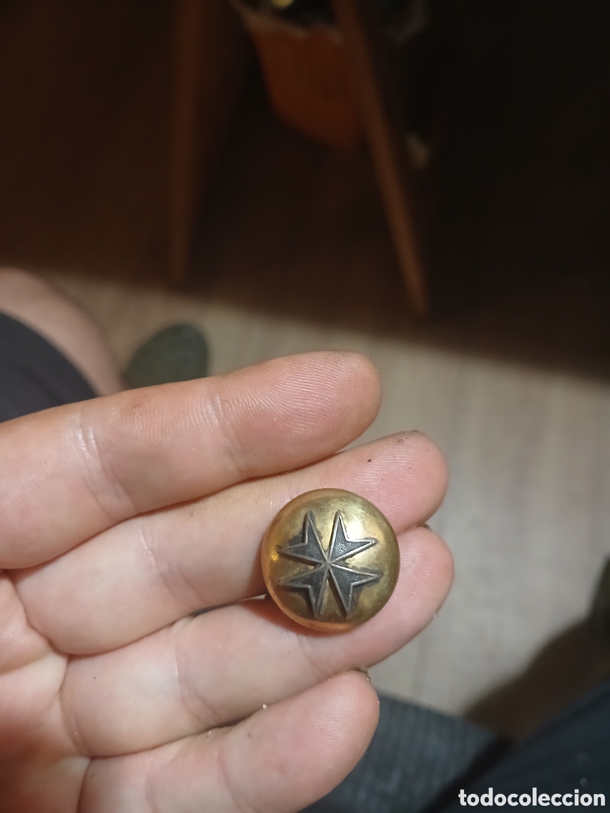 Antig&uuml;edades: Bot&oacute;n de la Nobleza s.XIX con la Cruz de la Orden de Malta