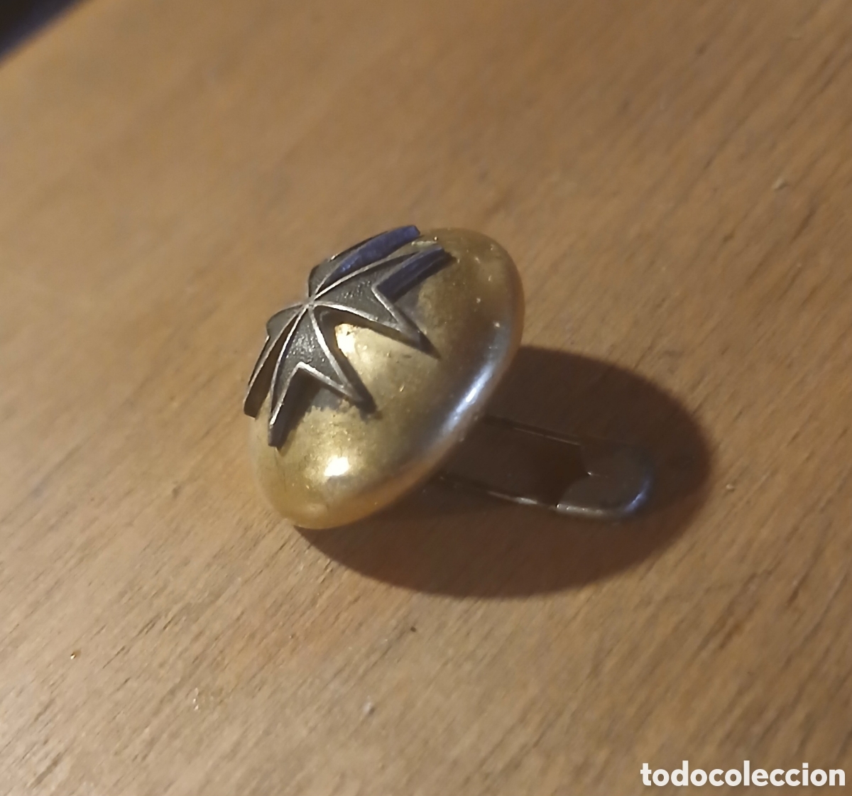 Antig&uuml;edades: Bot&oacute;n de la Nobleza s.XIX con la Cruz de la Orden de Malta