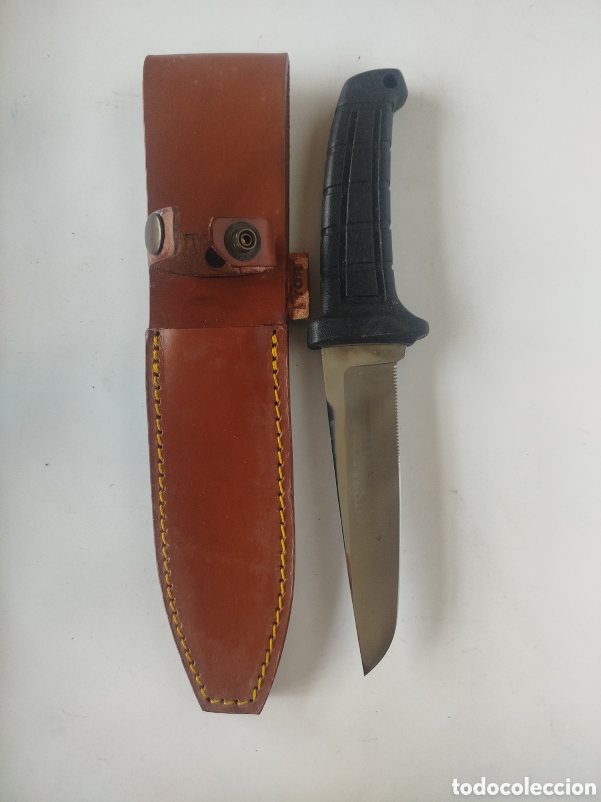 Antig&uuml;edades: CUCHILLO AITOR EUSHI JUNIOR CON FUNDA DE CUERO.