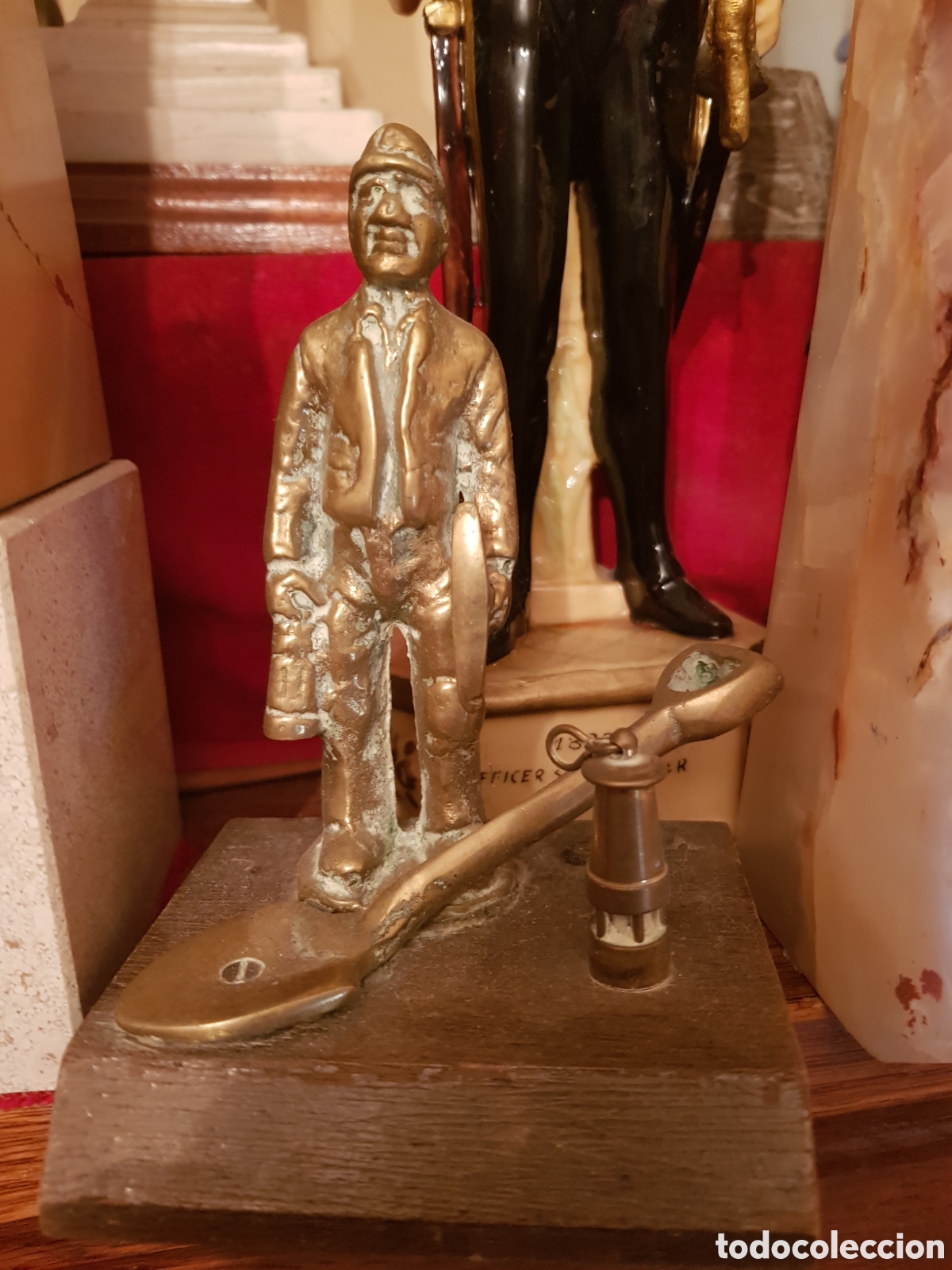 Antig&uuml;edades: ANTIGUA FIGURA DE BRONCE DE UN MINERO
