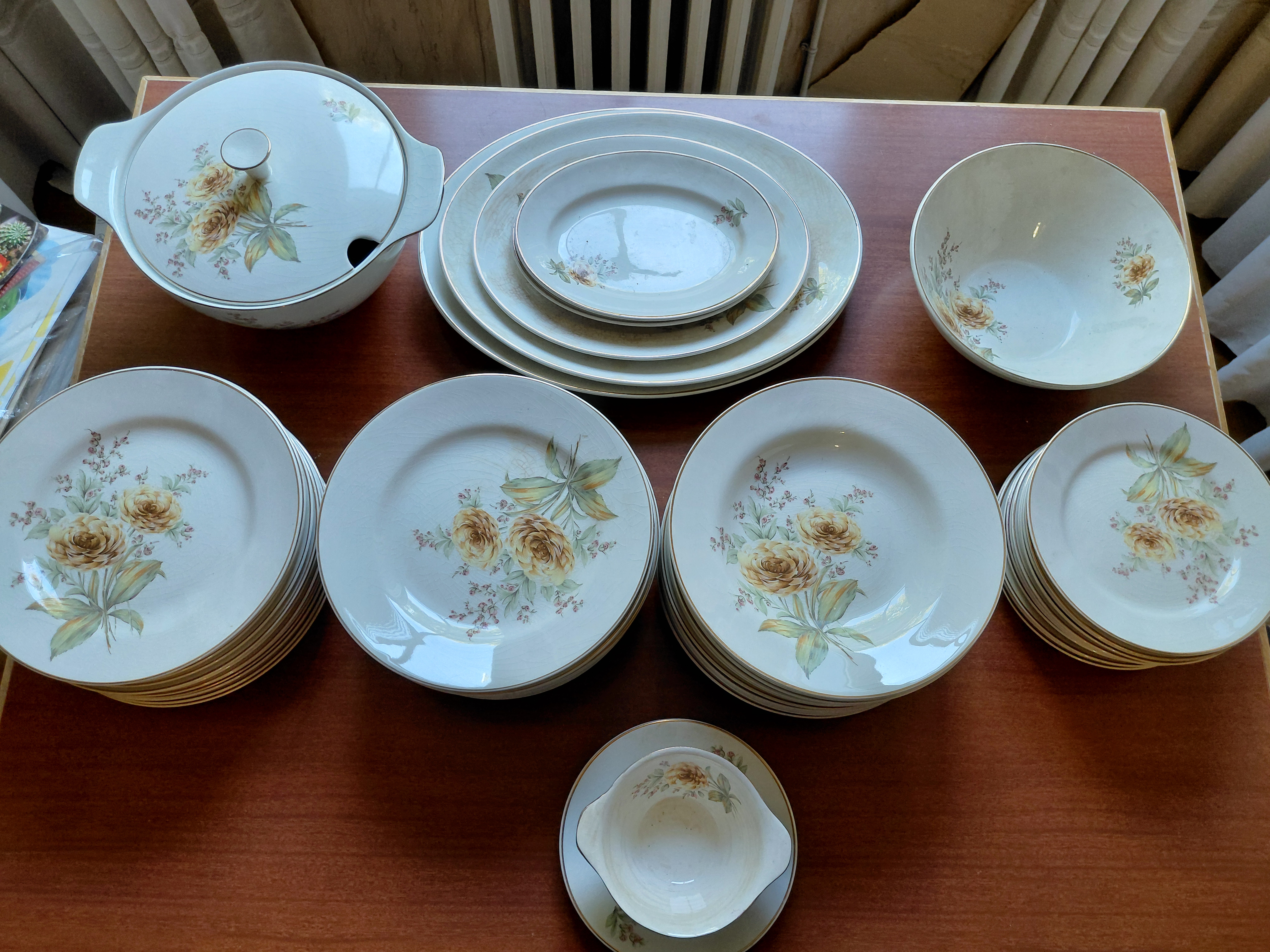 Antig&uuml;edades: Vajilla de porcelana. Tanagra, Santander