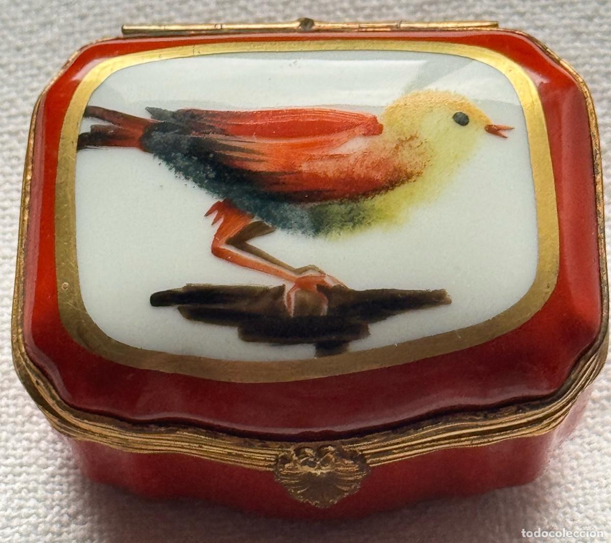 Antiquit&eacute;s: CAJA VINTAGE DE PORCELANA CON P&Aacute;JARO PINTADO A MANO - CHAMART - LIMOGES - FRANCIA